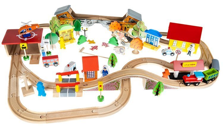 Pista Multifunctionala din Lemn Natural Exclusiv pentru Copii, Cu 89 de Elemente Incluse, Autobuz, Trenulet si Masinuta, 95cm x 67 cm