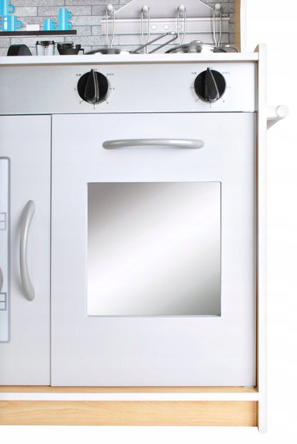 Bucatarie de lemn Five Star Chef, Echipata cu frigider, Telefon, Cuptor cu microunde, Chiuveta, Masina de spalat, Confectionata din lemn de inalta calitate, Dotata cu o lampa functionala si cu o multitudine de ustensile