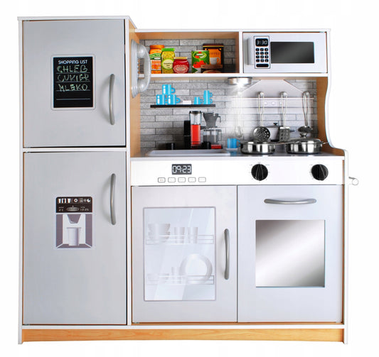 Bucatarie de lemn Five Star Chef, Echipata cu frigider, Telefon, Cuptor cu microunde, Chiuveta, Masina de spalat, Confectionata din lemn de inalta calitate, Dotata cu o lampa functionala si cu o multitudine de ustensile