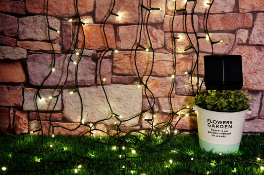 Instalatie IDL cu panou solar, 100 led-uri cu lumina calda pentru a creea un mediu ambiental calduros si primitor, Controler exterior cu 8 functii si Grad de protectie IP44