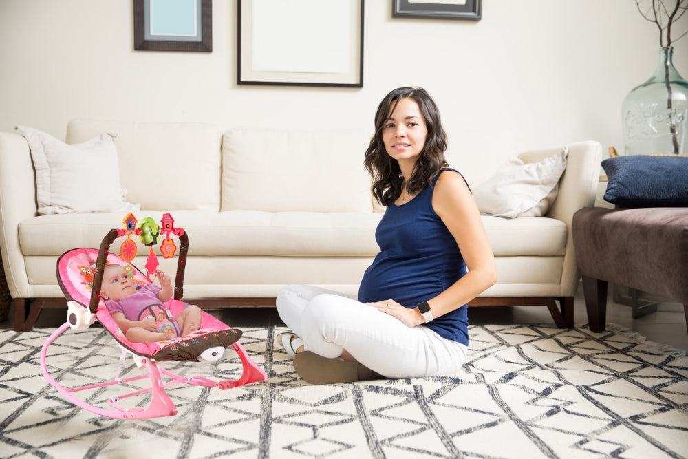 Balansoar IDL Junior Baby Princess cu Vibratii si Muzica, Culoare Roz-Maro, Material Moale pentru un confort sporit, Rezistenta indelungata, Accesorizat cu jucarii