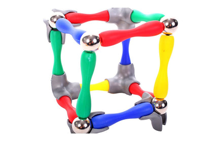 Set de Constructie IDL, MAGICAL MAGNETS cu 84 piese MAGNETICE, Posibilitatea de a crea Forumule chimice, fizice si matematice datorita articulatiei magnetice, Dezvolta IMAGINATIA, CONCENTRAREA, ABILITATILE MANUALE si sporeste GANDIREA SPATIALA