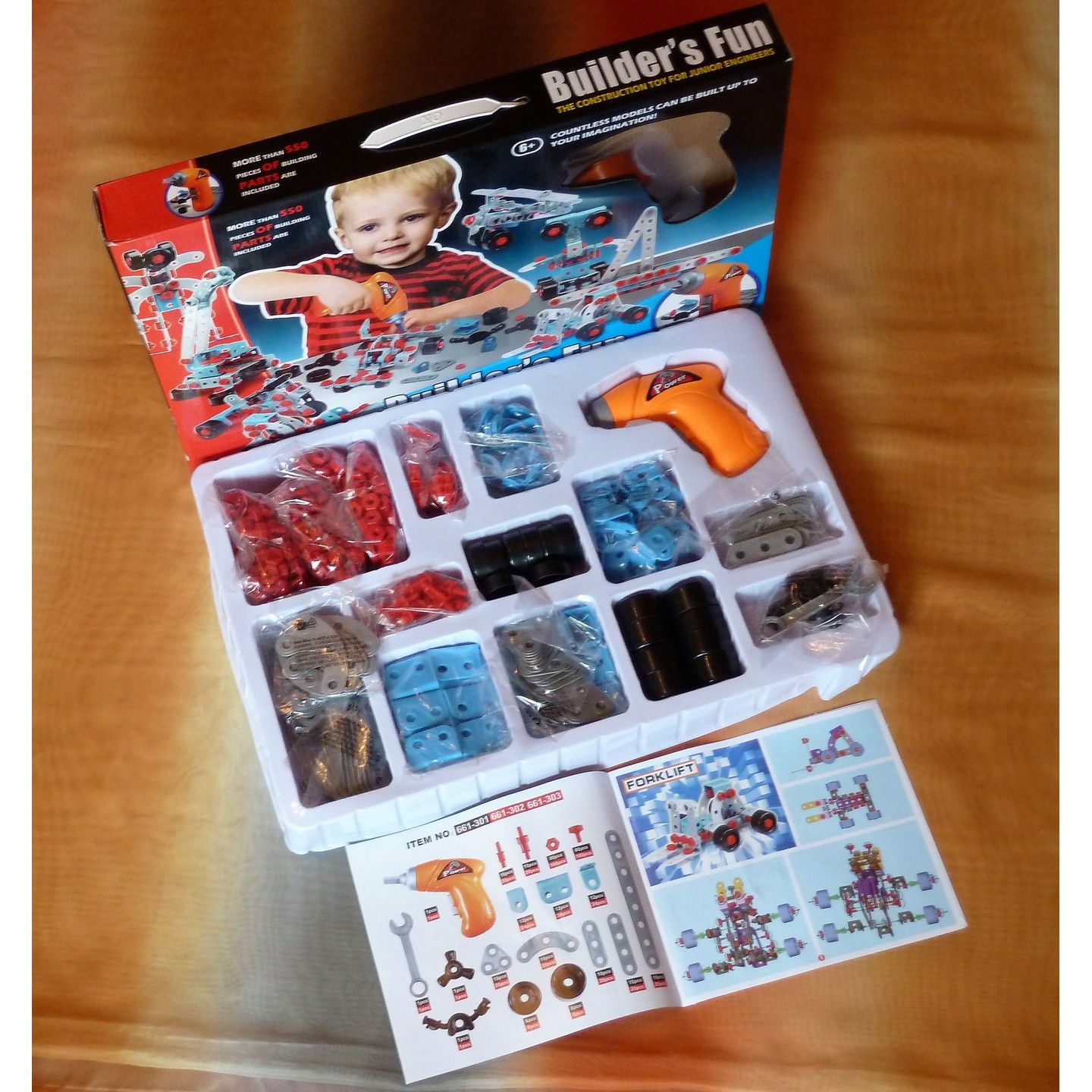 Set de constructie IDL Junior Block, Echipat cu 280 De Elemente ce le permite micutilor sa creeze diverse constructii jongland cu piesele dupa vointa lor, Ajuta la dezvoltarea capacitatilor de coordonare si sporeste imaginatia