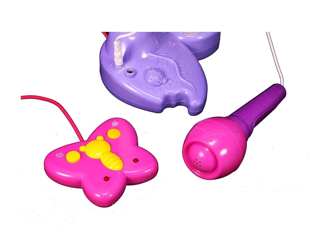 Set Karaoke idealSTORE Dazzlers Dream, Echipat cu difuzor in forma de inima, microfon detasabil, trepied cu inaltime reglabila, telecomanda stil fluture, Conexiune MP3, Stimuleaza imaginatia