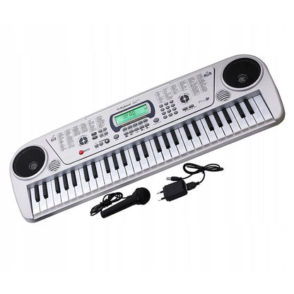 Orga muzicala cu Microfon IDL Maggie World, Echipata cu 54 de clape, Boxe stereo si un Ecran LCD, O multime de functii multimedia, Posibilitatea de a conecta casti sau boxe externe, Un instrument pentru copii interesati de lumea muzicii