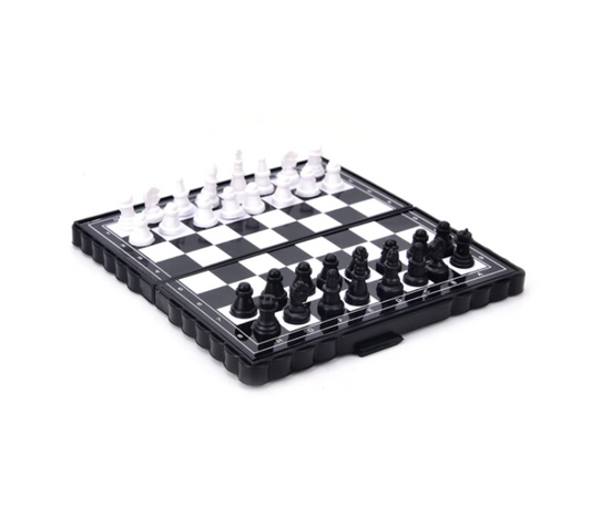 Mini Tabla de Sah Magnetic World Game idealSTORE, Dimensiuni 19.5x19x2 cm, Antreneaza Memoria, Capacitatea Gandirii Abstracte si Logice, Dezvolta Imaginatia, Culoare Alb-Negru
