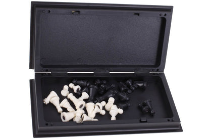 Mini Tabla de SAH idealSTORE, MAGNETIC WORLD GAME, Dimensiuni 19.5 x 19 x 2 cm, Antreneaza memoria, capacitatea gandirii abstracte si logice, dezvolta imaginatia, Alb-Negru