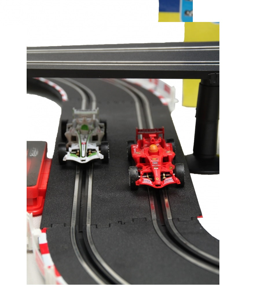 Set de joaca IDEAL RACING, Masinute si accesorii simbolice, Perfecta pentru dezvoltarea imaginatiei si a creativitatii, Incurajeaza distractia cu prietenii, Dimensiuni 130 x 70 x 15 cm, Multicolor