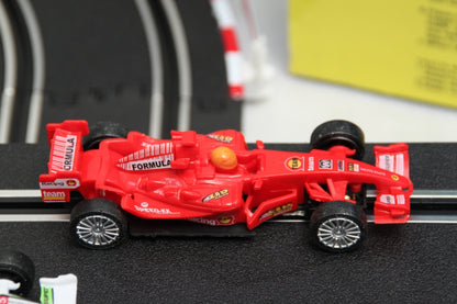 Set de joaca IDEAL RACING, Masinute si accesorii simbolice, Perfecta pentru dezvoltarea imaginatiei si a creativitatii, Incurajeaza distractia cu prietenii, Dimensiuni 130 x 70 x 15 cm, Multicolor