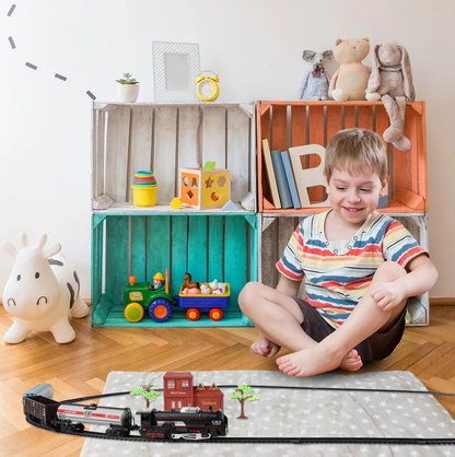 Circuit Electric cu Tren Expres G.M.D idealSTORE, Accesorizat cu Sunete si Lumini, Include o Locomotiva, 3 Vagoane, Gara, 2 Copaci, Lungime Pista 270 cm, Ofera ore lungi de distractie fascinanta