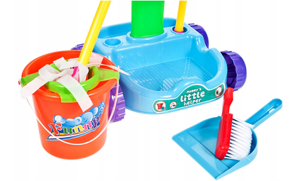 Centru de activitati Micul Ajutor al Mamei , Model interactiv cu diverse accesorii si instrumente ce garanteaza ore de distractie si amuzament , Multicolor