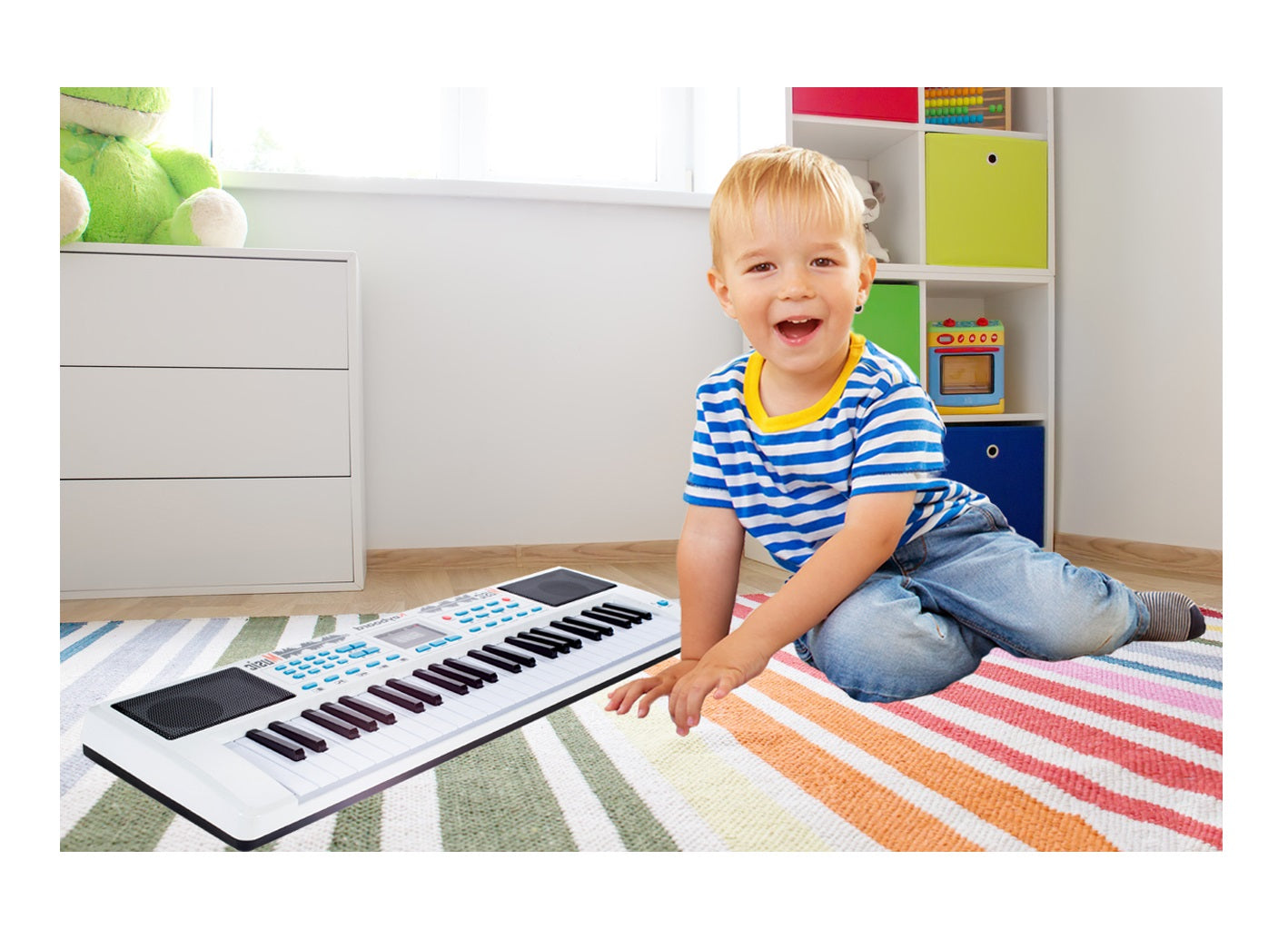 Orga muzicala ELECTRONICA cu Microfon idealSTORE, Beat Song, Dimensiuni 63.0 x 22.0 x 5.5 cm, Echipata cu 49 de clape cu conector USB,, Accesorizata cu o multime de functii multimedia