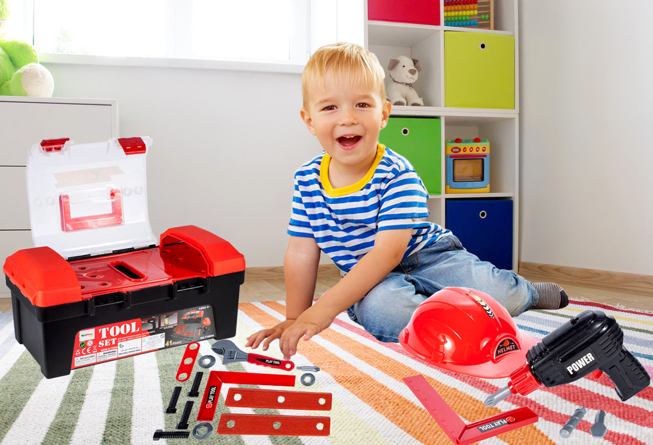Trusa de bricolaj interactiva, The FIRST TOOL BOX, Echipata cu Accesorii Simbolice care pun in valoare un Joc de rol ce garanteaza amuzament, Alaturi de casca