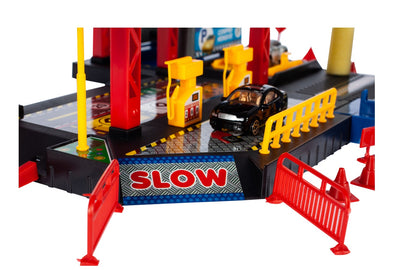 Set de joaca complex idealSTORE RACING PARKING, DIMENSIUNI 47 X 34 X 48, Accesorizat cu elemente simbolice, Ascensor mobil, Masinute, Elicopter, semne informative ce dezolvolta abilitati manuale si stimuleaza imaginatia copiilor
