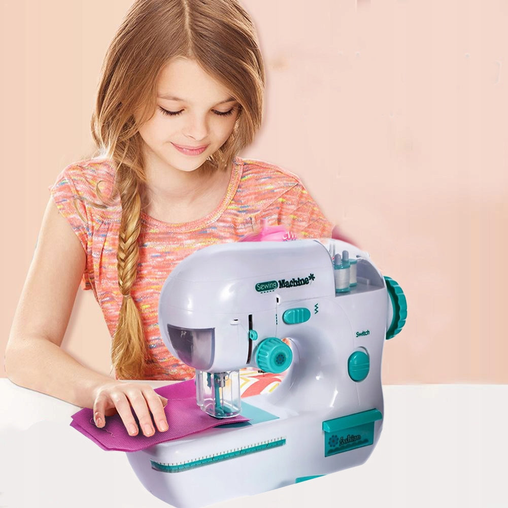 Set de Rol, Masina de Cusut Electrica, SEWING MACHINE, cu Ac cu Aparatoare, 3 Bobine, Pedala cu 115 Cm Cablu, Realista, Alb/Verde