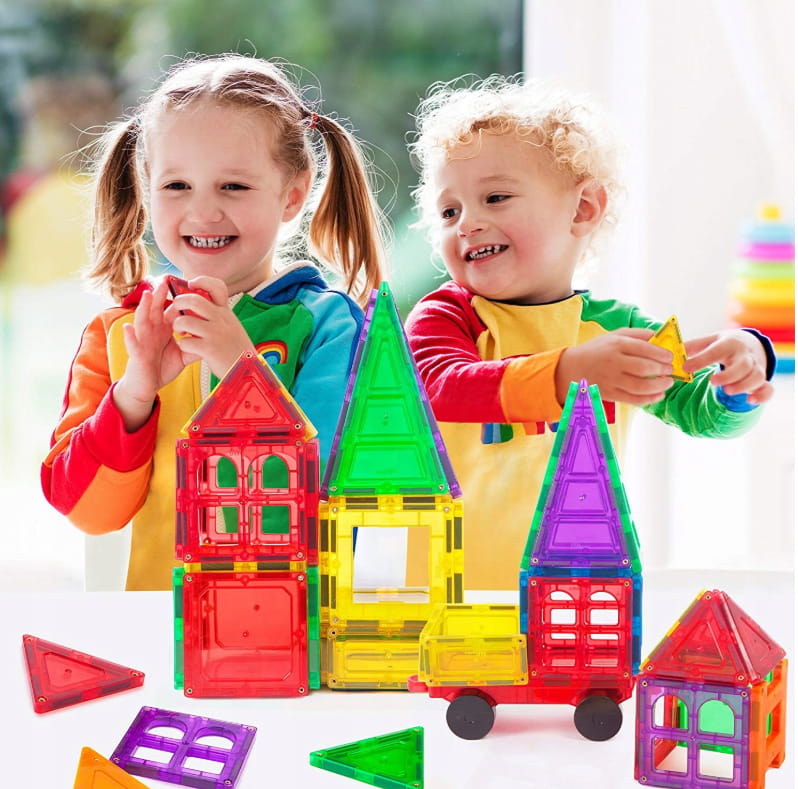 Set Inteligent de Constructie Magnetic IdealSTORE The World of Blocks 3D, dezvolta imaginatia si abilitatile mortice, numeroase posibilitati de construit, Educativ-Creativ, jucarie STEM, include 70 de piese multicolore