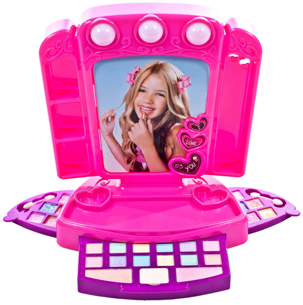 Set Make up Chic pentru fete idealSTORE, Glamour Strawberry, Dimensiuni 24.5 x 15.0 x 29.0 cm, Include o oglinda accesorizata cu lumini LED, Un set complet de produse cosmetice lavabile pentru a crea un aspect cool