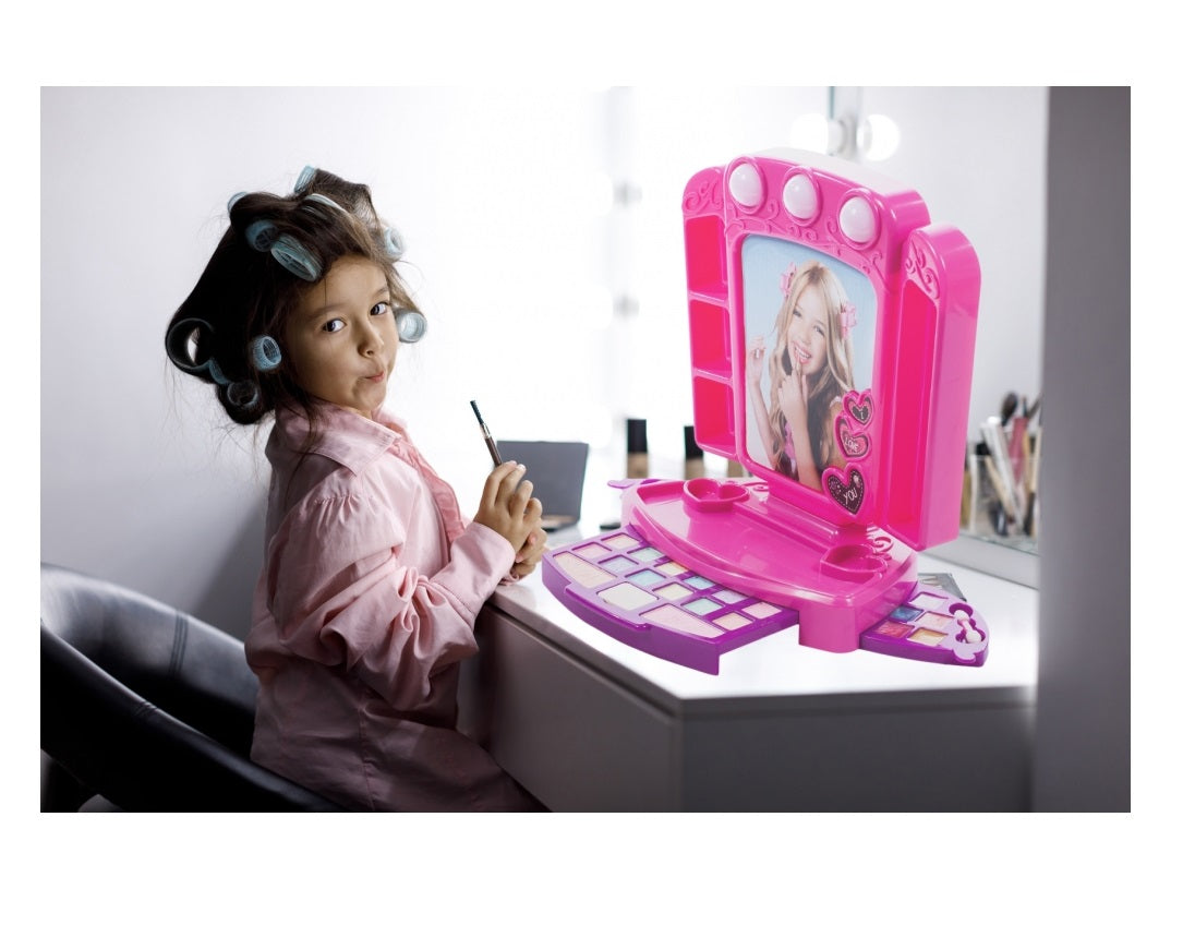 Set Make up Chic pentru fete idealSTORE, Glamour Strawberry, Dimensiuni 24.5 x 15.0 x 29.0 cm, Include o oglinda accesorizata cu lumini LED, Un set complet de produse cosmetice lavabile pentru a crea un aspect cool