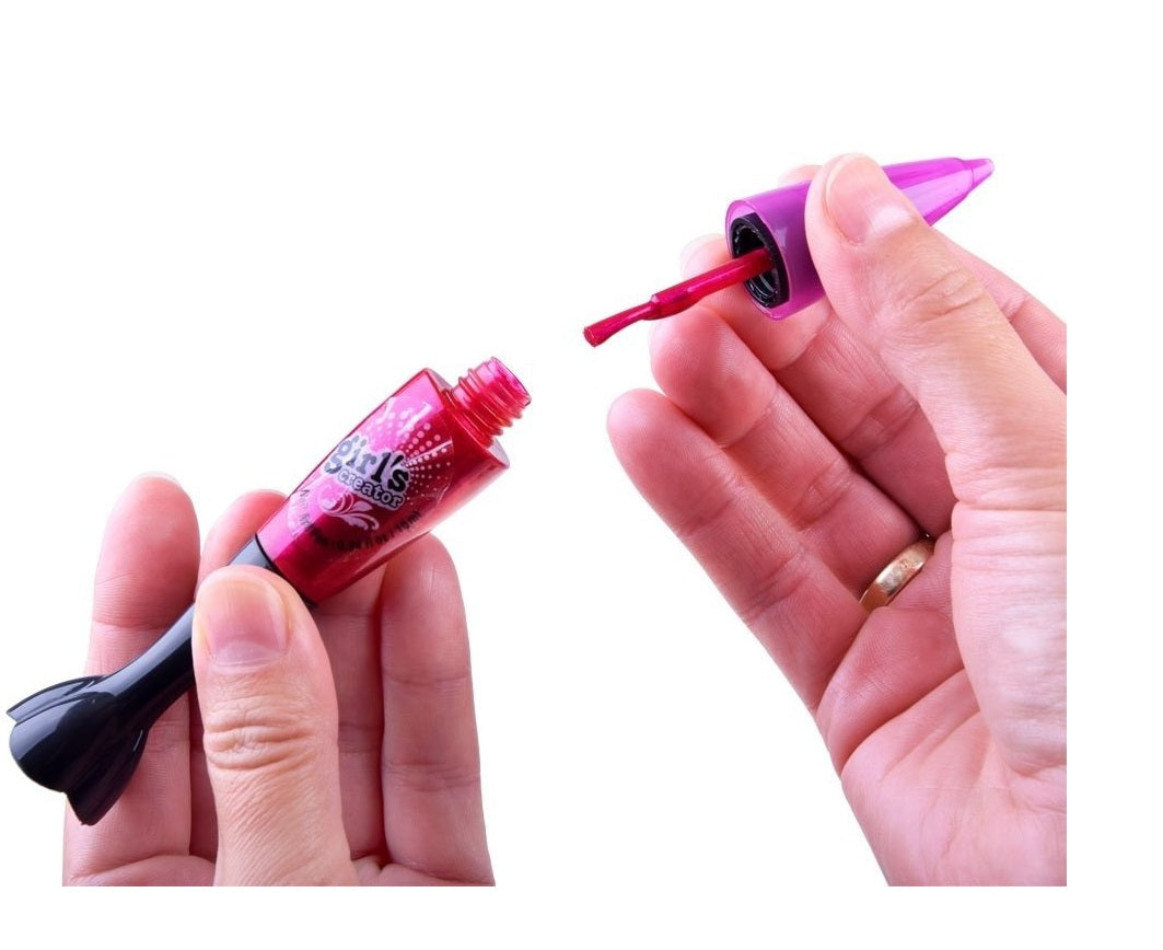 Set de unghii Professional Nail ART idealSTORE Dimensiuni ambalaj:35 cm x 27 cm x 5 cm, Include 4 lacuri cu varfuri, autocolante colorate, modele negre, 4 ace, Dezvoltand, de asemenea, imaginatia si abilitatile manuale ale copilului