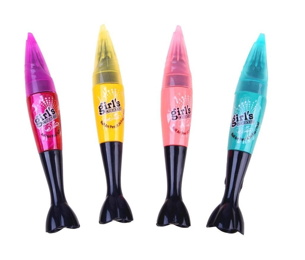 Set de unghii Professional Nail ART idealSTORE Dimensiuni ambalaj:35 cm x 27 cm x 5 cm, Include 4 lacuri cu varfuri, autocolante colorate, modele negre, 4 ace, Dezvoltand, de asemenea, imaginatia si abilitatile manuale ale copilului