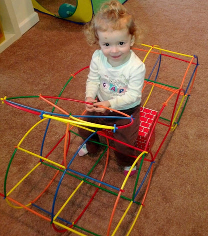 Set De Constructie Din Paie Magic Pieces idealStore, 400 elemente, Materiale Flexibile si Rezistente, Usor de Modelat, Joc Educativ si Creativ Multicolor