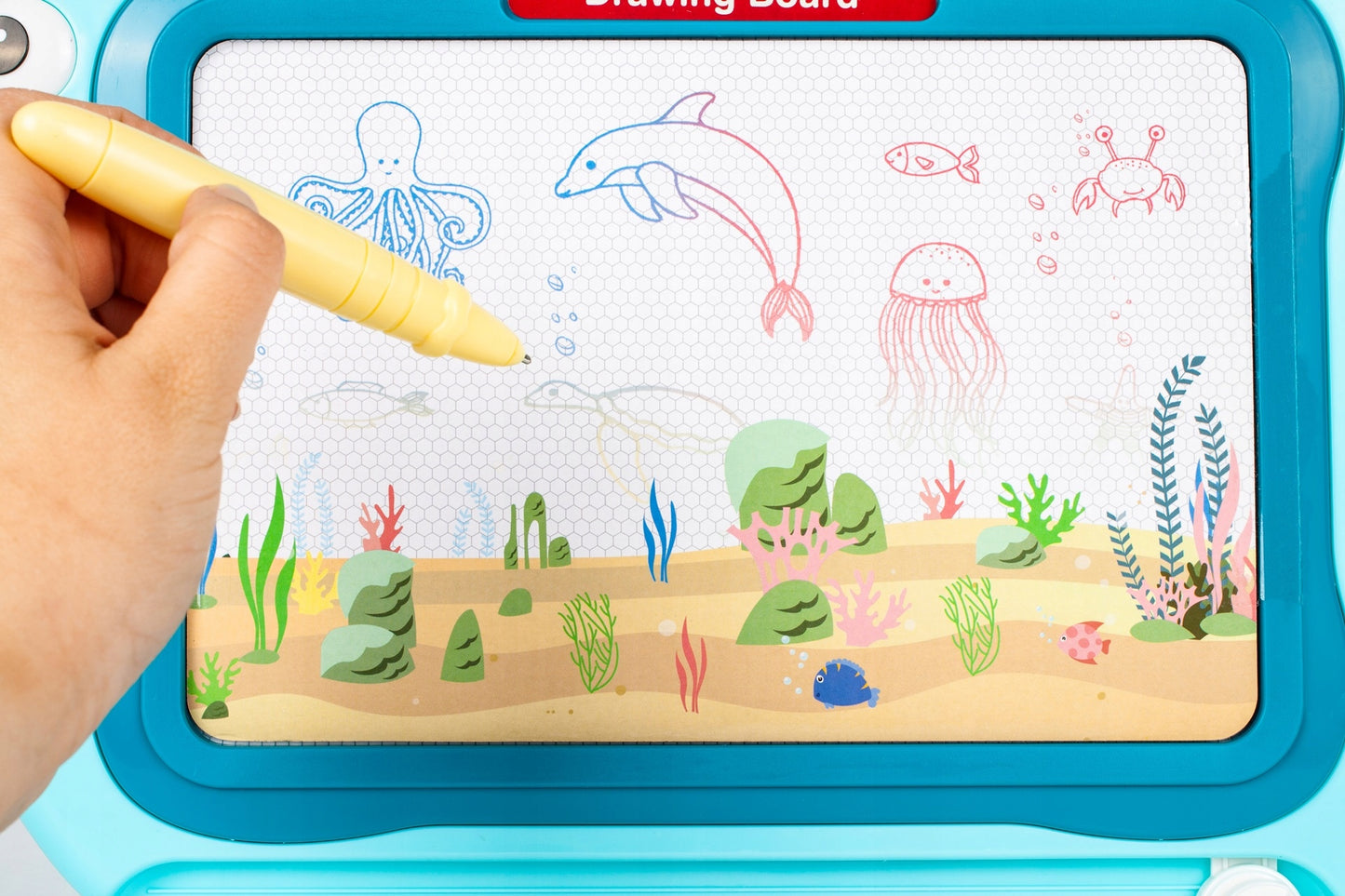 Tablita Magnetica Funny Fish idealStore, 4 Campuri Colorate, 2 Stampile, Pix, Dimensiuni 49.5 x 29.5 x 3.5 cm, Suprafata Desen 24 x 16 cm, Dezvolta Imaginatia si Creativitatea, Incurajeaza Exersarea Scrisului, Albastra