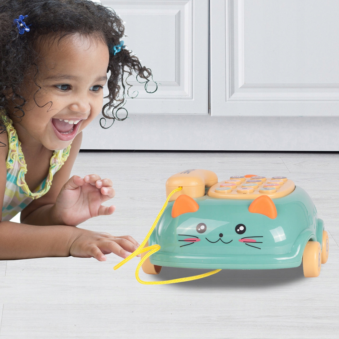 Telefon Interactiv Stil Pisicuta Happy Cat idealStore, Dimensiuni 12.5 x 14 x 6.5 cm, Cantece de Leagan, Diverse Melodii si Sunete Interactive, Urechi Stralucitoare, Culori Vii Atragatoare