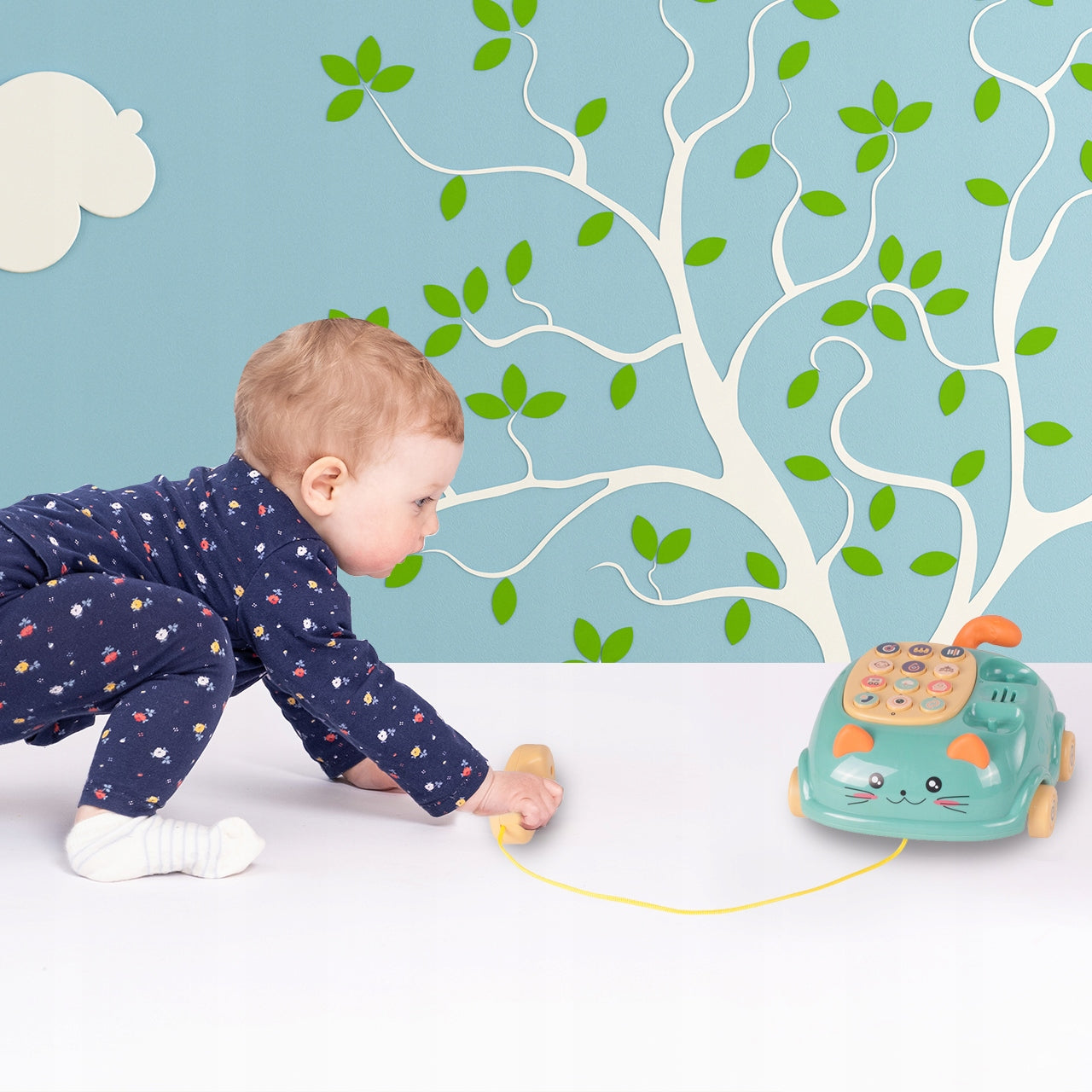 Telefon Interactiv Stil Pisicuta Happy Cat idealStore, Dimensiuni 12.5 x 14 x 6.5 cm, Cantece de Leagan, Diverse Melodii si Sunete Interactive, Urechi Stralucitoare, Culori Vii Atragatoare