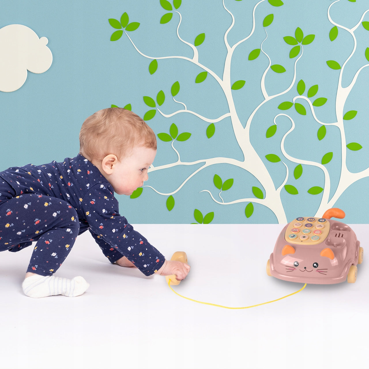 Telefon Interactiv Stil Pisicuta Happy Cat idealStore, Dimensiuni 12.5 x 14 x 6.5 cm, Cantece de Leagan, Diverse Melodii si Sunete Interactive, Urechi Stralucitoare, Culori Vii Atragatoare, Roz