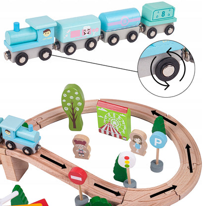 Circuit Trenulet din Lemn Natural Wooden City Traffic Track idealSTORE, Setul include Heliport, Oameni, Copaci, Semne de Circulatie, Lokomotiva, Elicopter, Vagoane, Case, Piese Slefuite fin din lemn