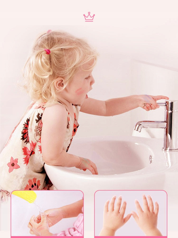 Set Make-Up & Nails LuxuryChic IdealStore, Organizata pe 3 niveluri Contine 28 de elemente de make-up, Rujuri, Farduri, Pensule, Pentru ingrijirea unghiilor Oja, Pila, Abtipilduri pentru unghii, Design inedit