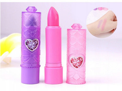 Set Make-Up & Nails LuxuryChic IdealStore, Organizata pe 3 niveluri Contine 28 de elemente de make-up, Rujuri, Farduri, Pensule, Pentru ingrijirea unghiilor Oja, Pila, Abtipilduri pentru unghii, Design inedit