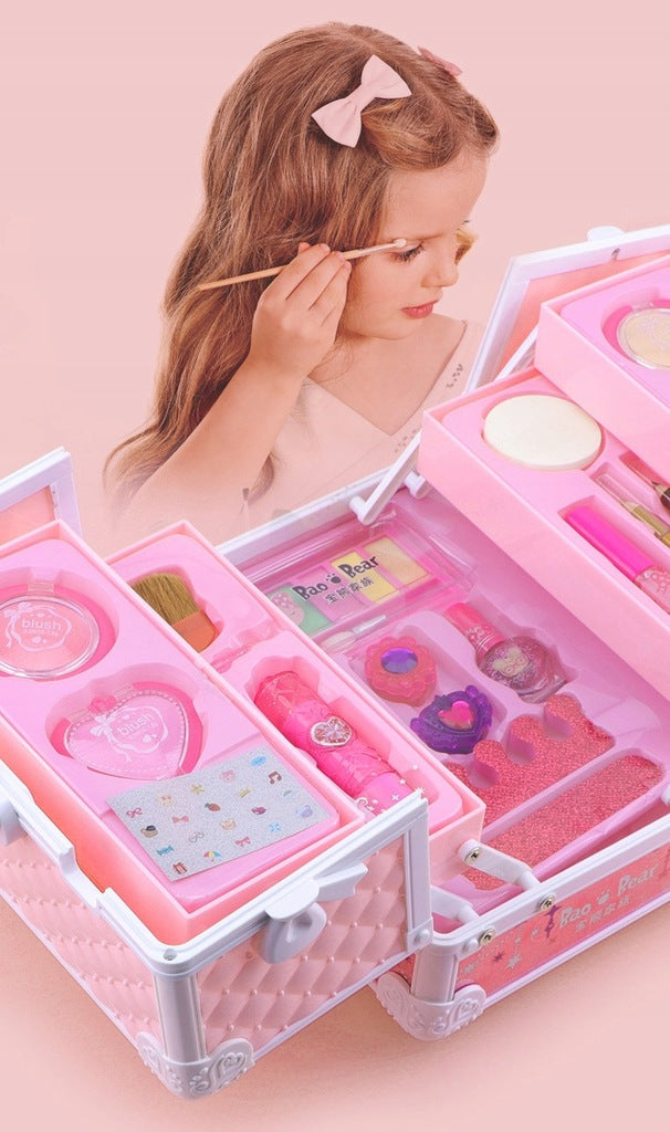 Set Make-Up & Nails LuxuryChic IdealStore, Organizata pe 3 niveluri Contine 28 de elemente de make-up, Rujuri, Farduri, Pensule, Pentru ingrijirea unghiilor Oja, Pila, Abtipilduri pentru unghii, Design inedit