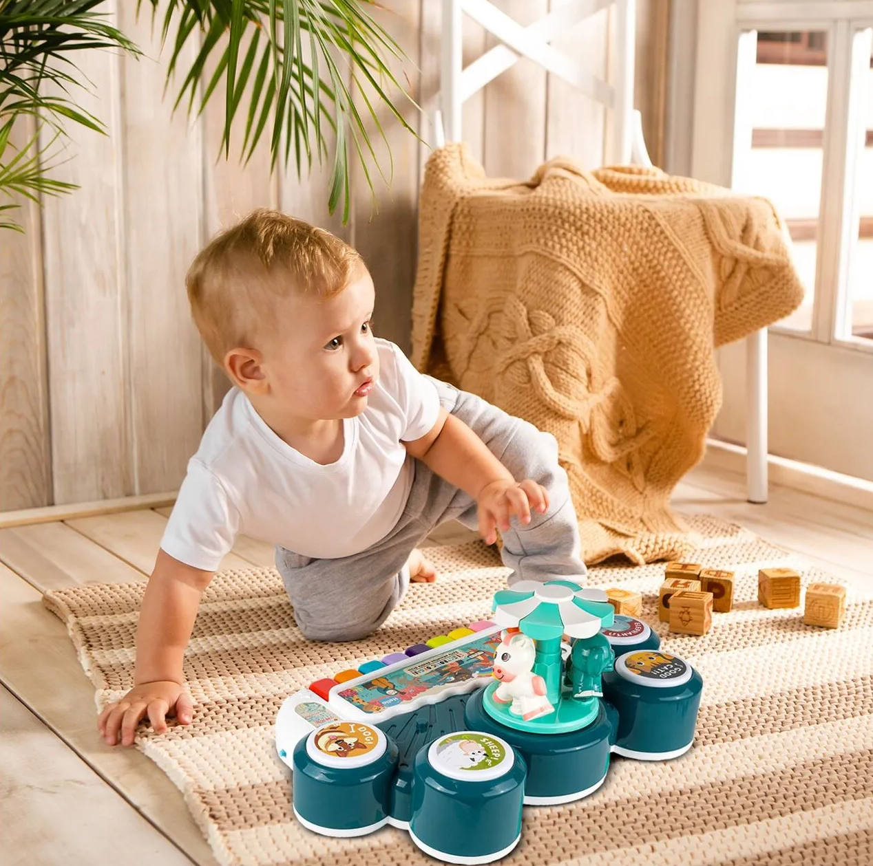 Masuta Educativa pentru Bebelusi 3 in 1 Animal Concert idealSTORE, Include un pian colorat cu lumini si sunete, Carusel cu Animalute, Tobe Muzicale, Comutator ON/OFF, Dezvolta Imaginatia Copilului