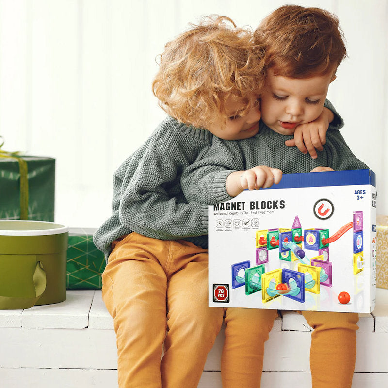 Set Inteligent de Constructie Ball Track Slide 3D idealSTORE, Include 78 de Elemente Magnetice Multicolore 2 Tobogane 8 Mingii Posibilitatea de a creea Piste de Bile, Educativ- Creativ, Magneti Puternici Neodim, Stimuleaza Gandirea