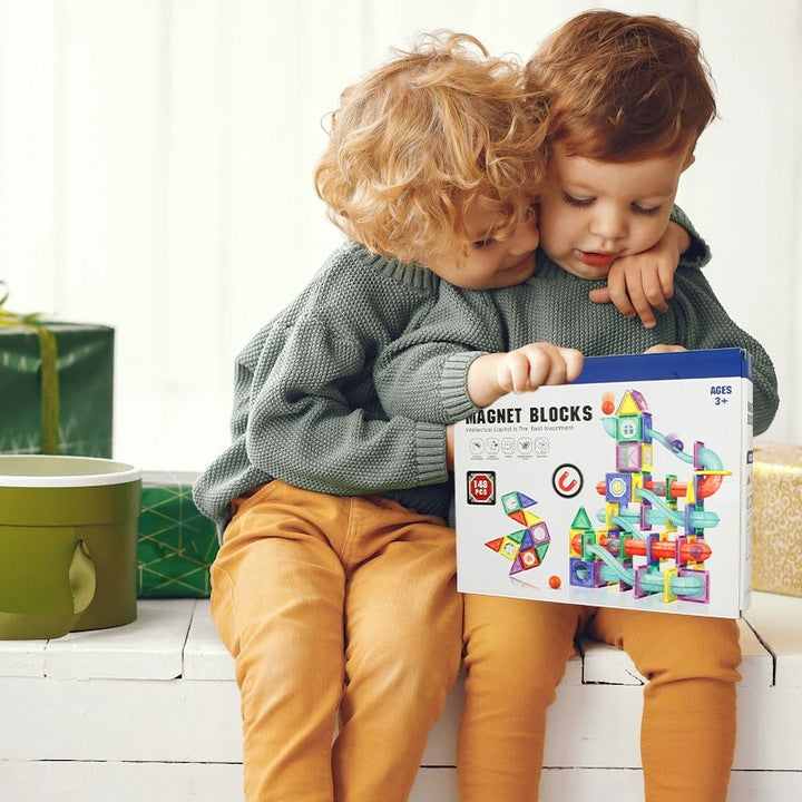 Set Inteligent de Constructie Ball Track Kulodrome Slide 3D idealSTORE, Include 148 de Elemente Magnetice Multicolore, 4 Tobogane, 10 Mingii, Posibilitatea de a Construi Diferite Structuri, Educativ- Creativ, Magneti Neodim