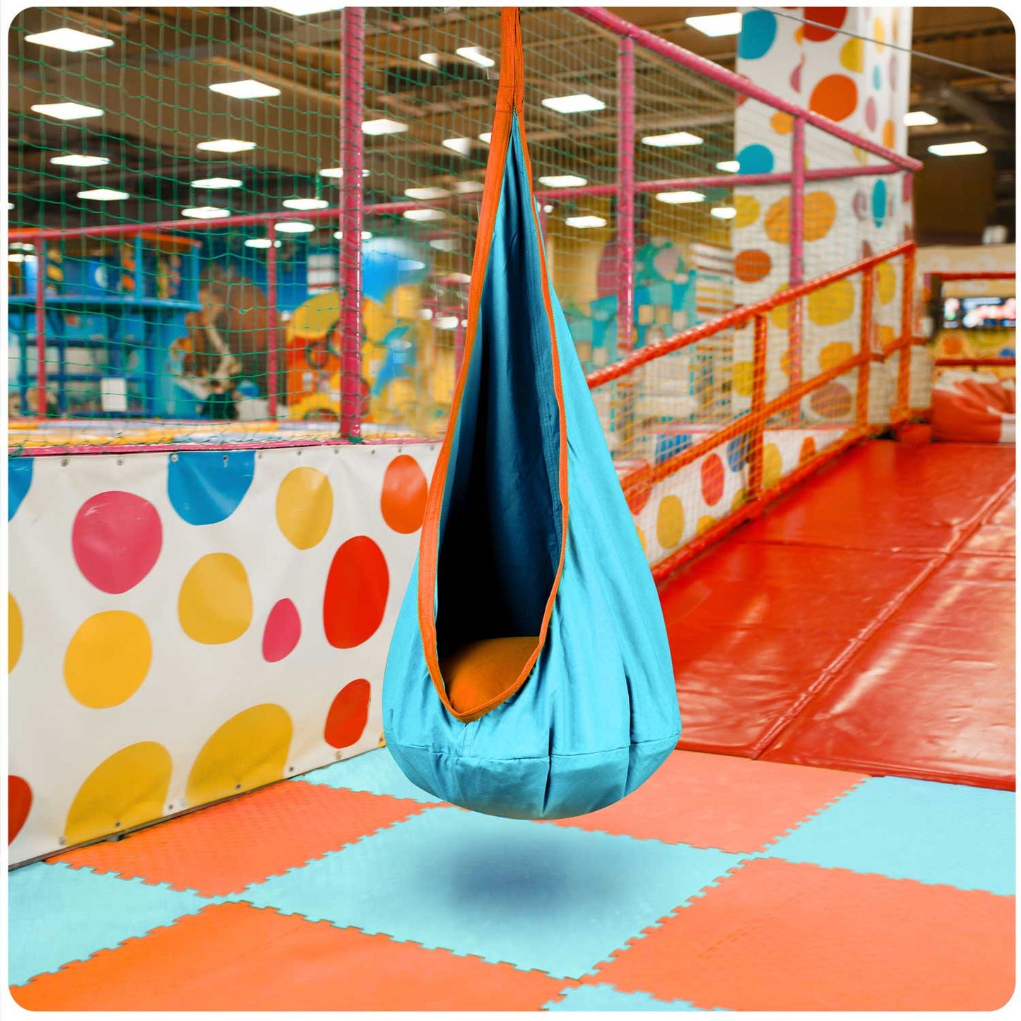 Hamac copii The Raven's Nest tip cocon idealSTORE, Dimensiune 140x55 cm, Material solid, Include perna, Suport de suspendare, Ideal pentru terasa si gradina, Sarcina max 80 kg