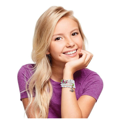 Set de Creatie idealStore JDesign, Bratari personalizate, Cercei, Bijuterii, 6 culori, Margele si Litere, Pandantive, Pietricele Sclipitoare, 12 Forme din plastic