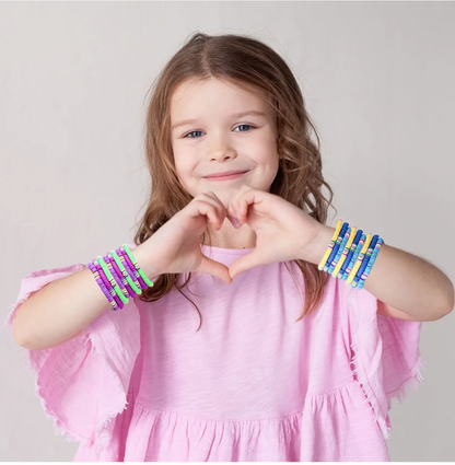 Set de Margele idealSTORE Jewelry Series, Include 4200 de Margele colorate in diferite forme si elemente auxiliare, Sfoara transparenta, Litere si elemente aurii, Carlige si Cleme, Cutie pentru depozitare, Stimuleaza Imaginatia Copilului