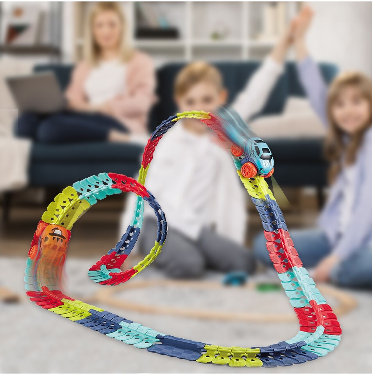 Pista cu Masinuta CarTrack idealSTORE, Pista Flexibila, Multiple Configuratii, Structura Stabila, Caroserie inlocuibila, Masinuta cu Lumini fata-spate, Pista in Patru Culori, 195 elemente