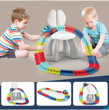 Pista cu Masinuta CarTrack idealSTORE, Pista Flexibila, Multiple Configuratii, Structura Stabila, Caroserie inlocuibila, Masinuta cu Lumini fata-spate, Pista in Patru Culori, 195 elemente