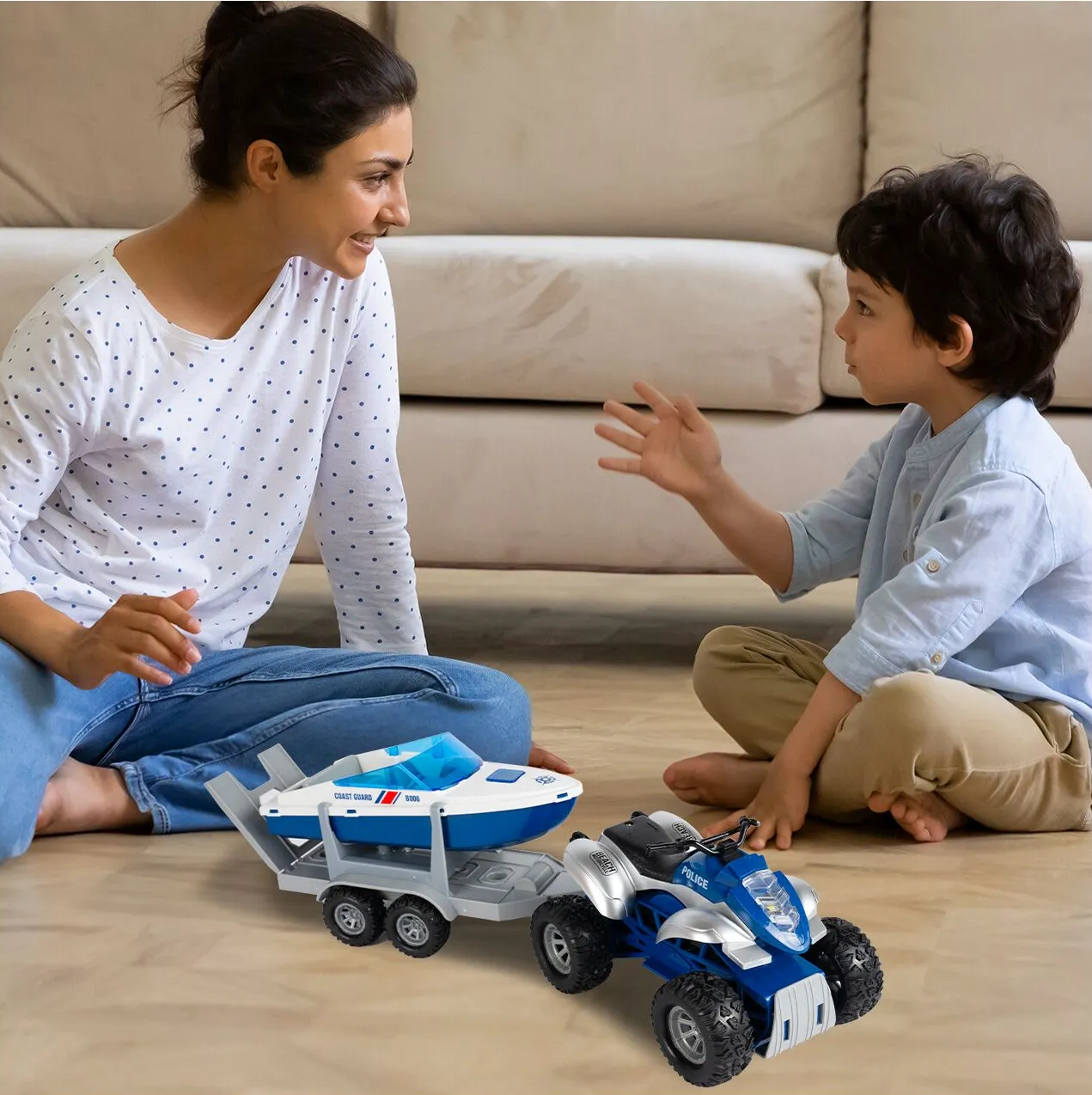 Jucarie 2in1 ATV cu Barca de Politie Coast Guard idealSTORE, Accesorizat cu Sunete si Lumini, Carlig pentru Remorcare, Rampa Rabatabila, Ideal pentru copiii pasionati de Politia Marina, Dezvolta Creativitatea si Imaginatia