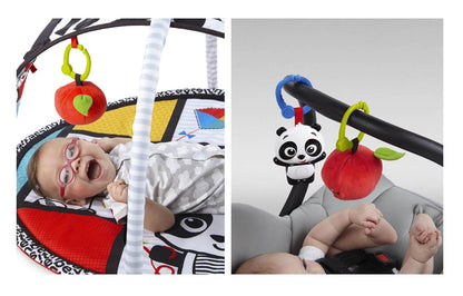 Centru de activitati tip Covoras Educational idealSTORE PANDA BEAR JUNIOR, Echipat cu elemente simbolice ce ajuta la dezvoltarea simturilor, Se adapteaza cu usurinta permitandu-i copilului sa se joace pe spate, pe burta si in pozitia de sezut