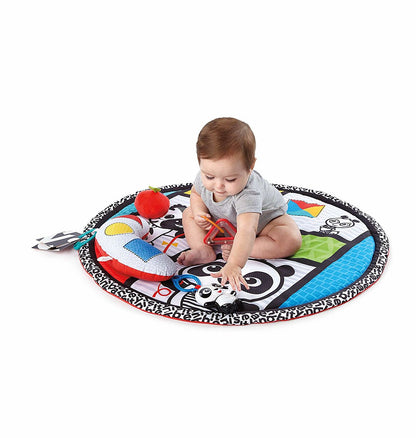 Centru de activitati tip Covoras Educational idealSTORE PANDA BEAR JUNIOR, Echipat cu elemente simbolice ce ajuta la dezvoltarea simturilor, Se adapteaza cu usurinta permitandu-i copilului sa se joace pe spate, pe burta si in pozitia de sezut