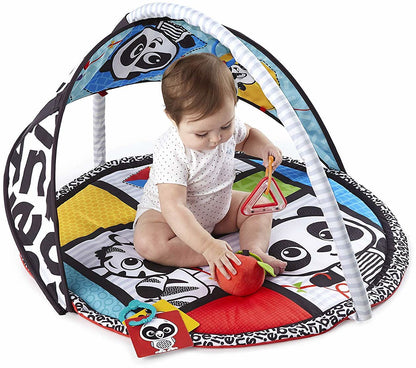 Centru de activitati tip Covoras Educational idealSTORE PANDA BEAR JUNIOR, Echipat cu elemente simbolice ce ajuta la dezvoltarea simturilor, Se adapteaza cu usurinta permitandu-i copilului sa se joace pe spate, pe burta si in pozitia de sezut