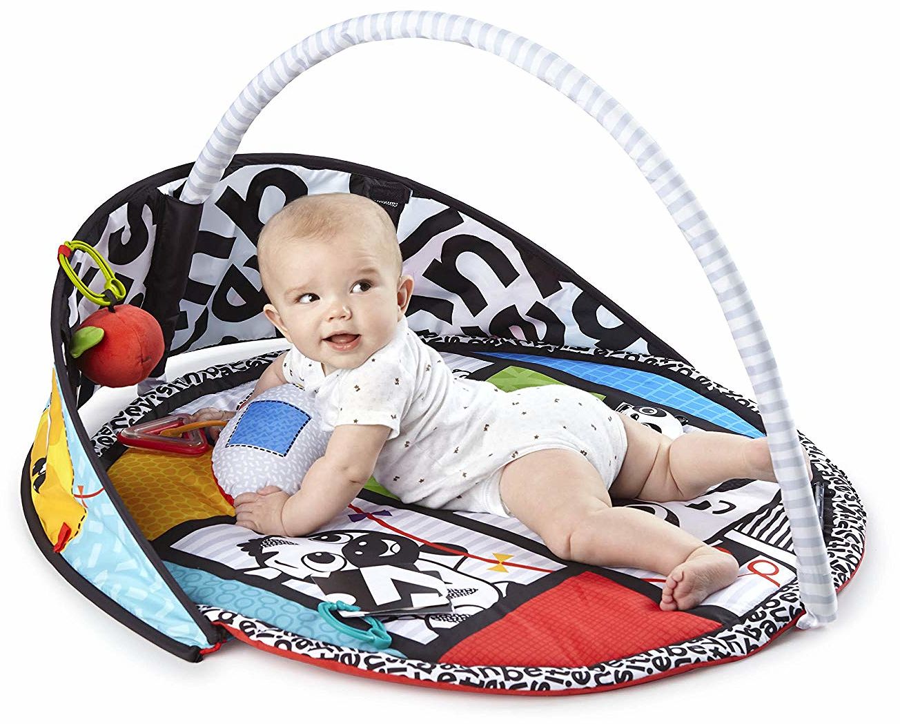 Centru de activitati tip Covoras Educational idealSTORE PANDA BEAR JUNIOR, Echipat cu elemente simbolice ce ajuta la dezvoltarea simturilor, Se adapteaza cu usurinta permitandu-i copilului sa se joace pe spate, pe burta si in pozitia de sezut