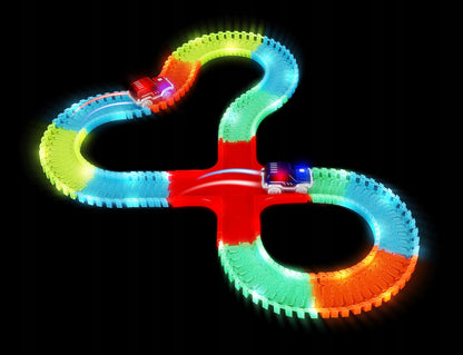 Pista Magica idealStore Magic Cars formata din 484 elemente cu 2 Masinute, include Pod, Tunel, Benzinarie