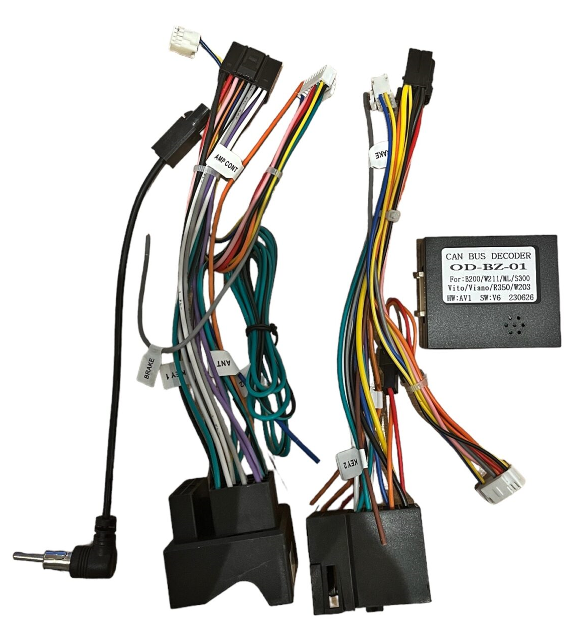 Rama Navigatie 9 idealSTORE, Cablaj si Modul Canbus inclus, compatibila Mercedes CLK C209 2002-2010, pentru Radio MP3, MP5 Player 2DIN ANDROID Ecran 9 si 9.7