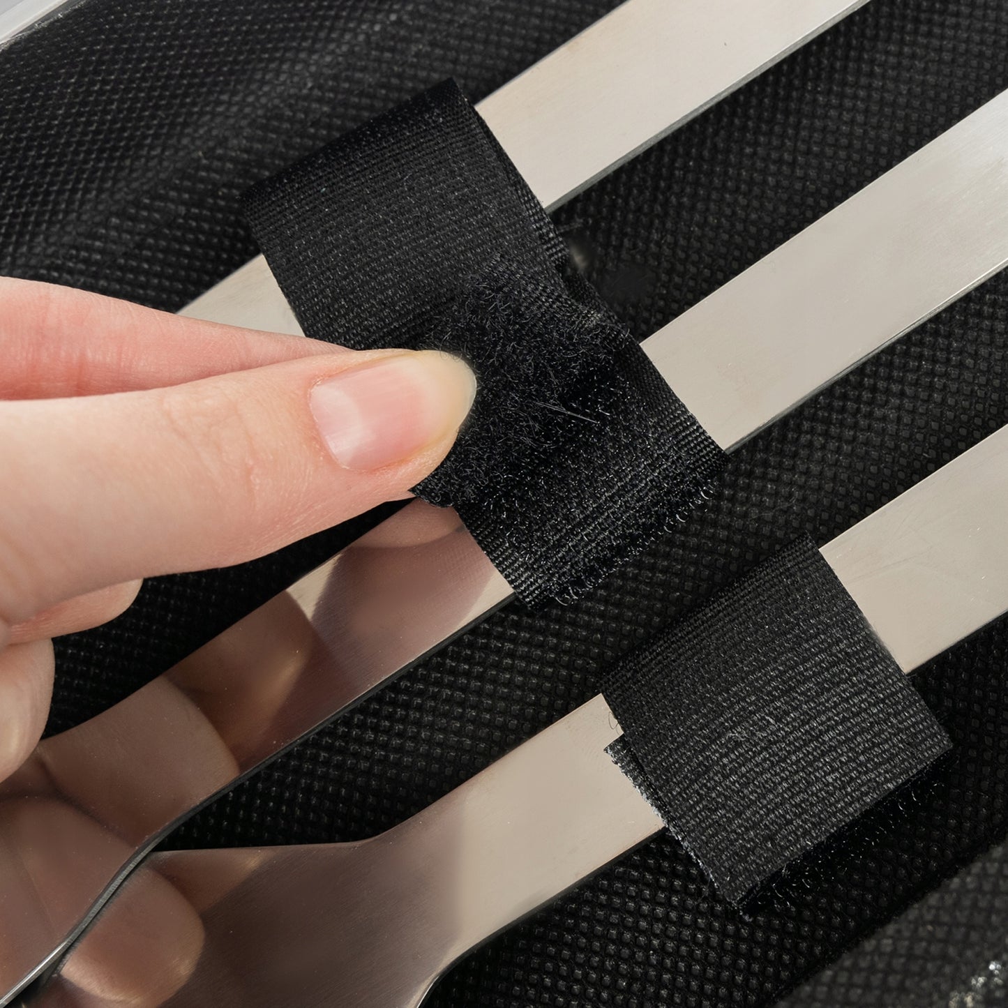 Set Ustensile si Accesorii pentru Gratar idealStore LuxKam, set de 5 accesorii Universale, calitate Premium, Fabricate din Otel Inoxidabil, Rezistenta la Temperaturi Ridicate, Carcasa din Aluminiu