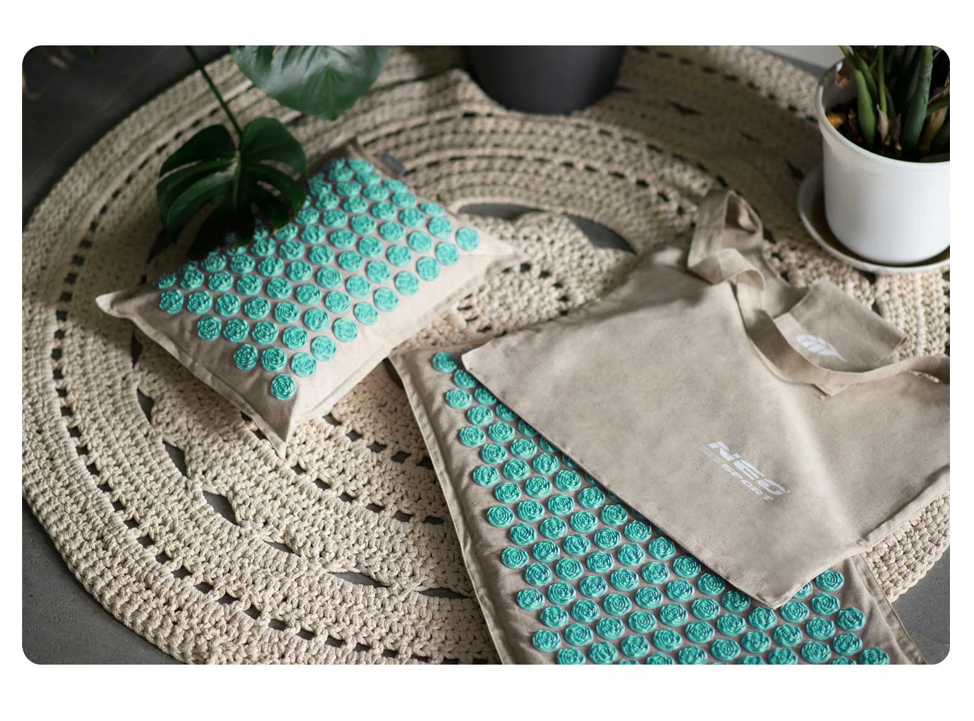 Covoras de Presopunctura NeoRelax idealStore, Tehnologie Heat-Press, Husa Detasabila, Saculet de Depozitare, Ajuta la Diverse Afectiuni, Culoare Gri Turcoaz